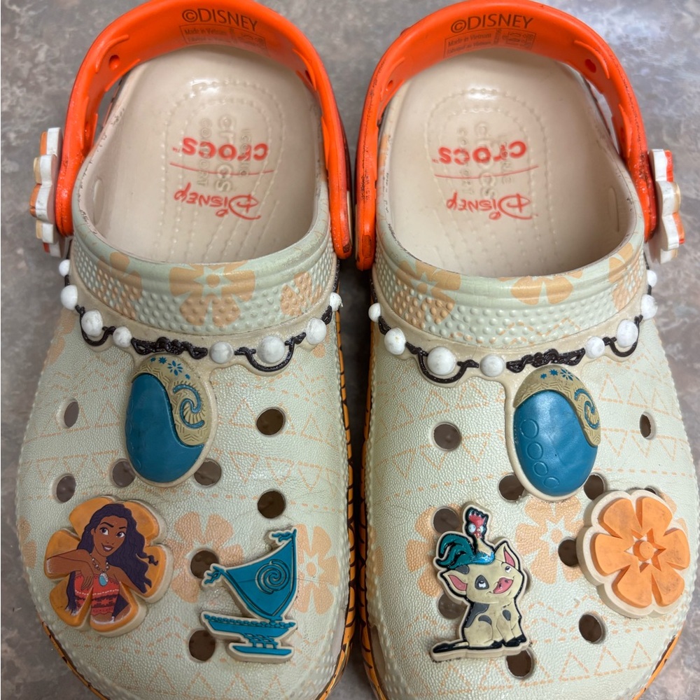 CROCS Kids Moana-Themed Beige Clogs with Orange Strap